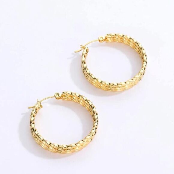 NWT 2 Pairs 18K Gold Hoop Earrings - Picture 3 of 7